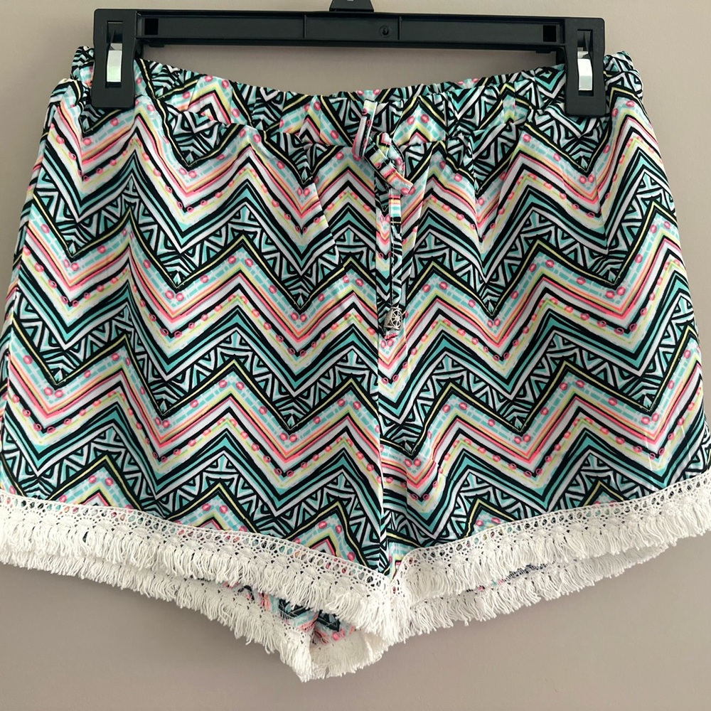 Sequin Hearts Zigzag Patterned Shorts with Fringe